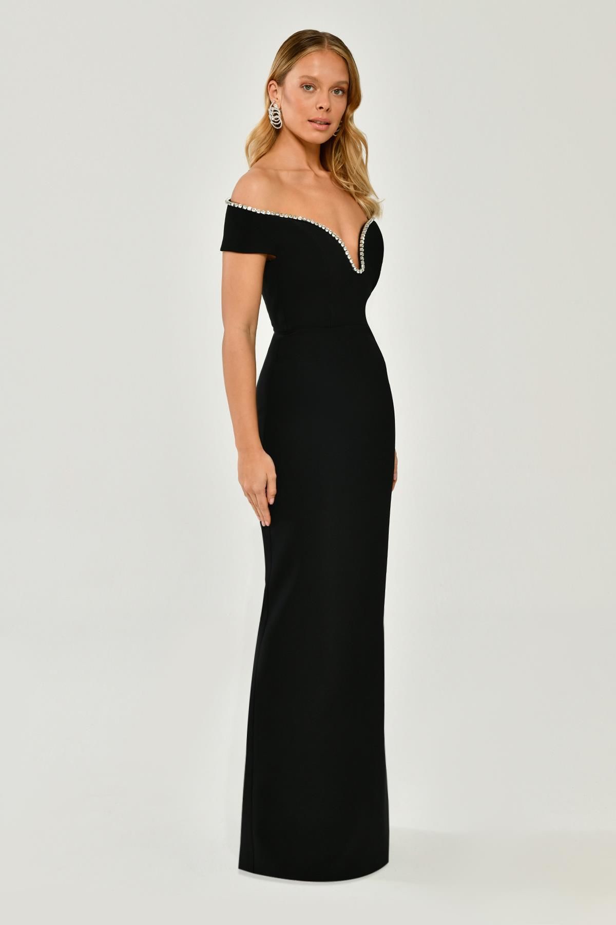 Off Shoulder Crepe Long Dress with Stone Ribbon Accessories